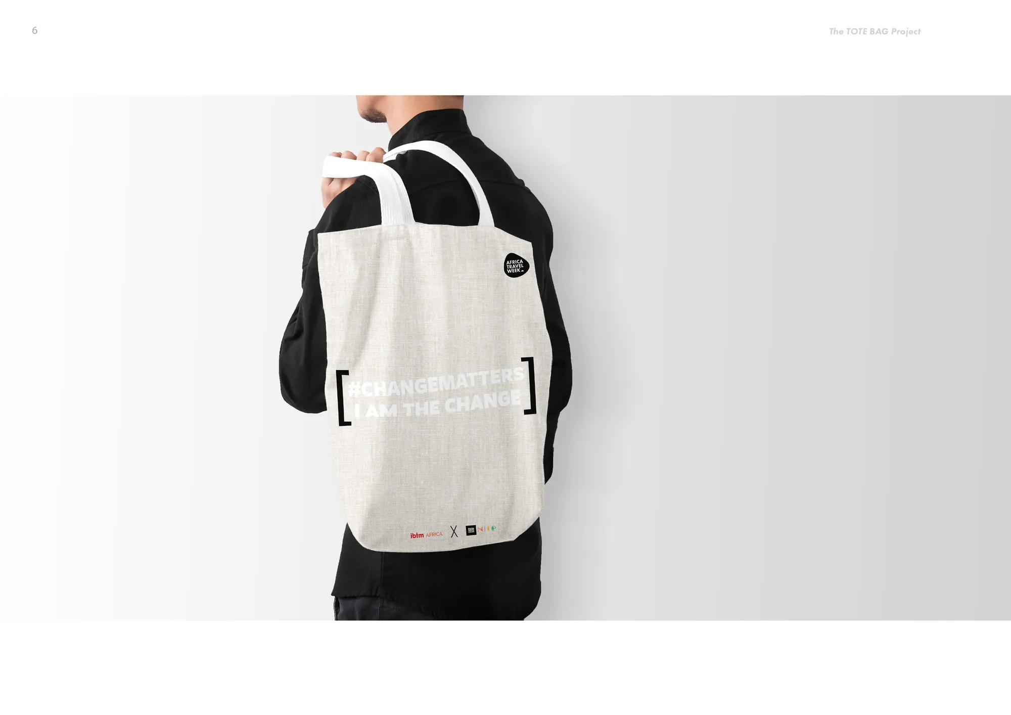 Presentation page showing the tote bag worn over the shoulder